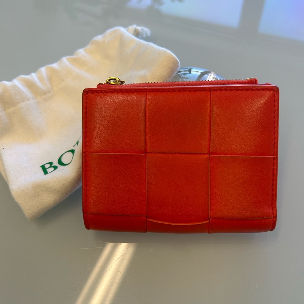 Bottega Veneta Cassette Small Bi-Fold Wallet – Orange Intrecciato Leather